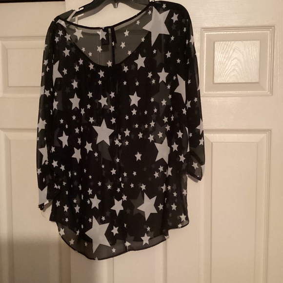 Women blouse - Picture 2 of 3